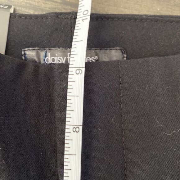 Daisy Fuentes Straight Leg Mid Rise Favorite Fit - Picture 7 of 8